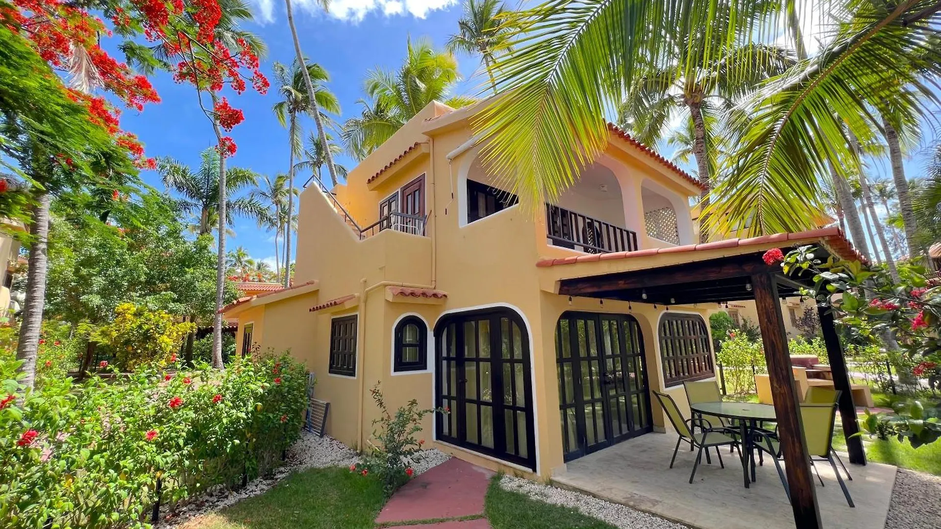 ホテル Serenara Village Playa Los Corales プンタ・カナ