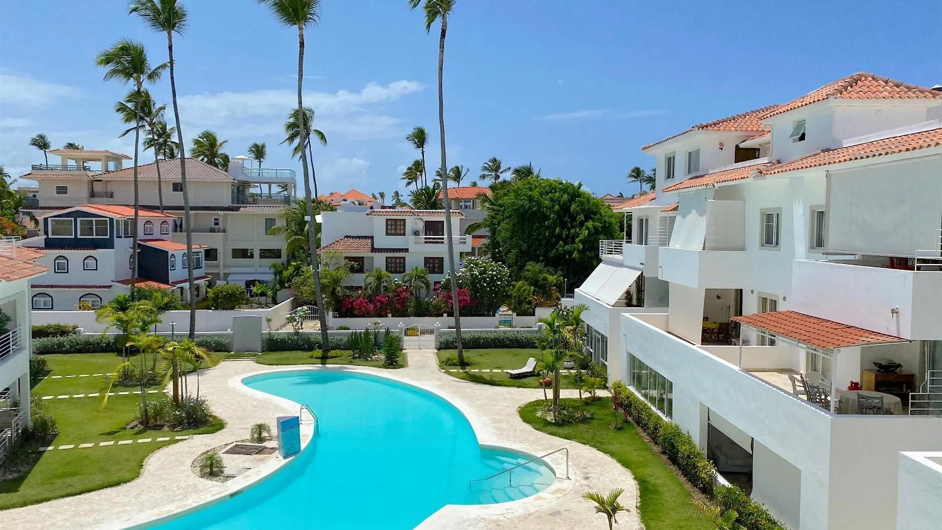 Serenara Village Playa Los Corales بونتا كانا فندق